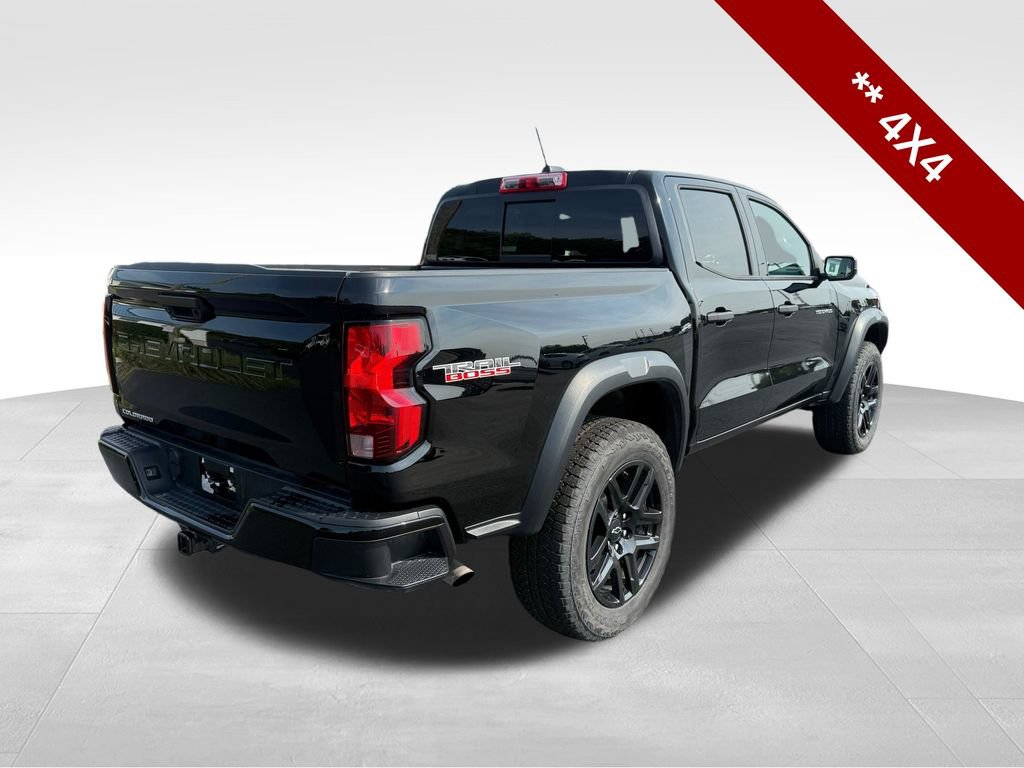 Used 2024 Chevrolet Colorado Trail Boss w/ Advanced Trailering Package AWD/4WD image 6