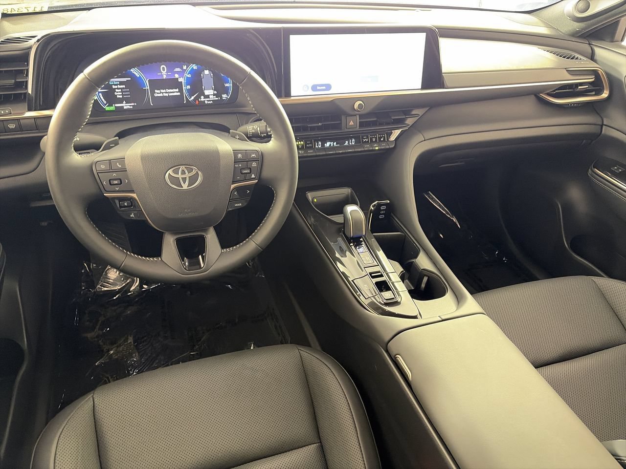 Used 2025 Toyota Crown Signia AWD/4WD image 21