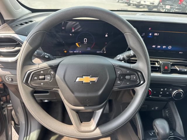 Used 2025 Chevrolet TrailBlazer LT AWD/4WD image 19