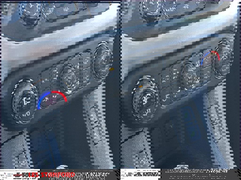 Used 2018 GMC Acadia SLT w/ LPO, Floor Liner Package image 31