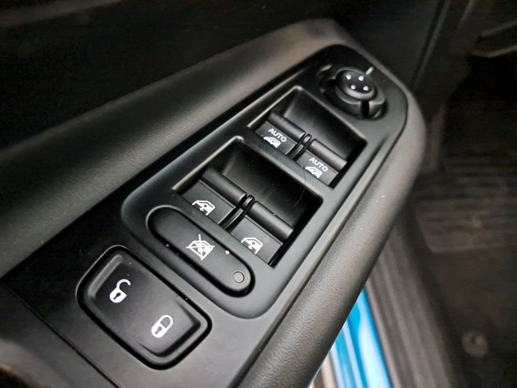 Used 2020 Jeep Renegade Altitude w/ UConnect 8.4 Nav Group image 15