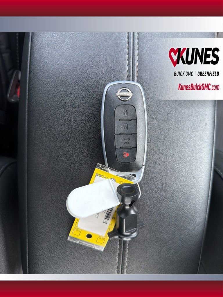 Used 2025 Nissan Sentra SV FWD image 40