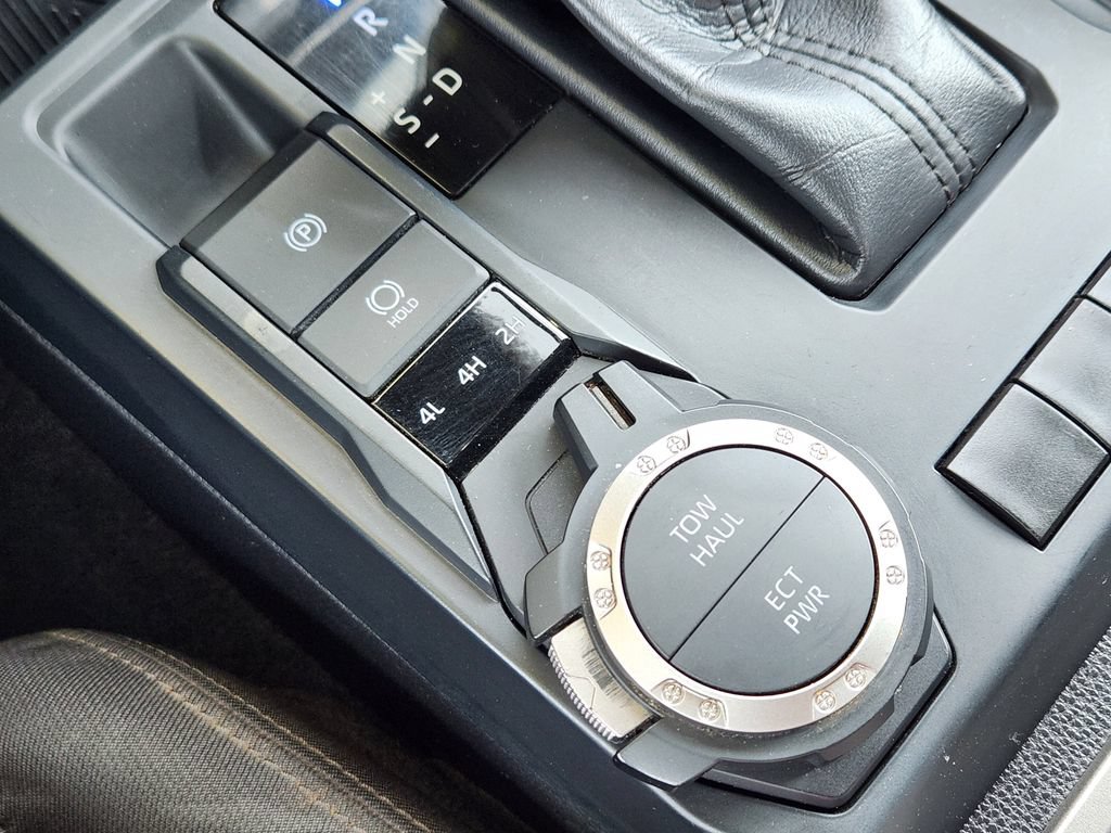 Used 2024 Toyota Tacoma SR5 AWD/4WD image 12