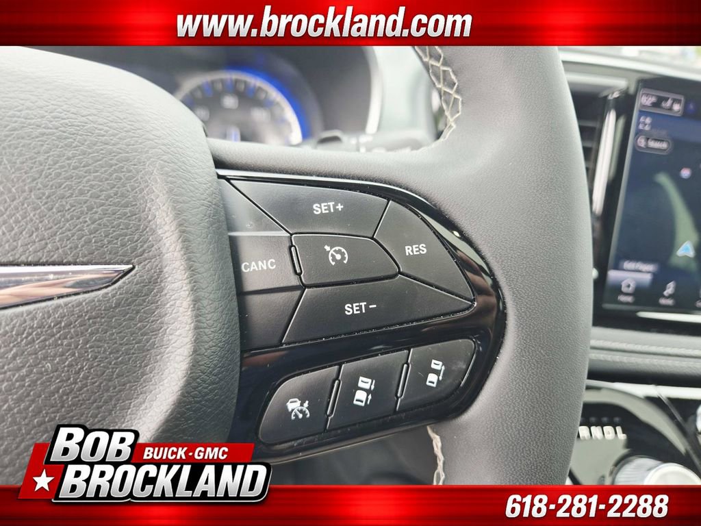 Used 2025 Chrysler Pacifica Limited image 23