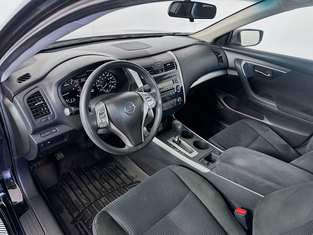 Used 2015 Nissan Altima 2.5 S w/ Sport Value Package image 9