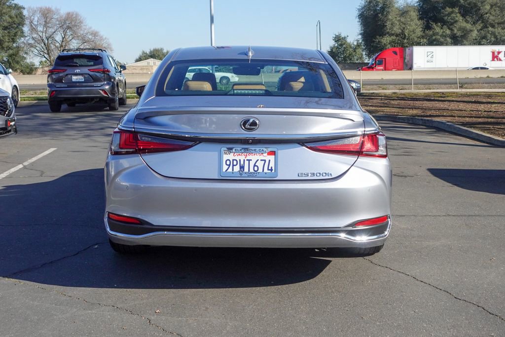 Used 2025 Lexus ES 300h w/ Premium Package image 7