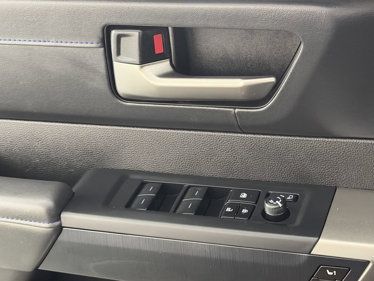 Used 2026 Toyota Sequoia Platinum AWD/4WD image 18