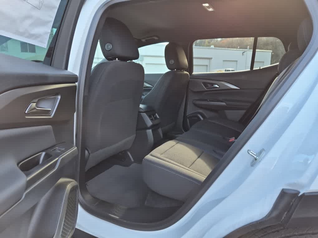 New 2026 Chevrolet Equinox EV LT image 12