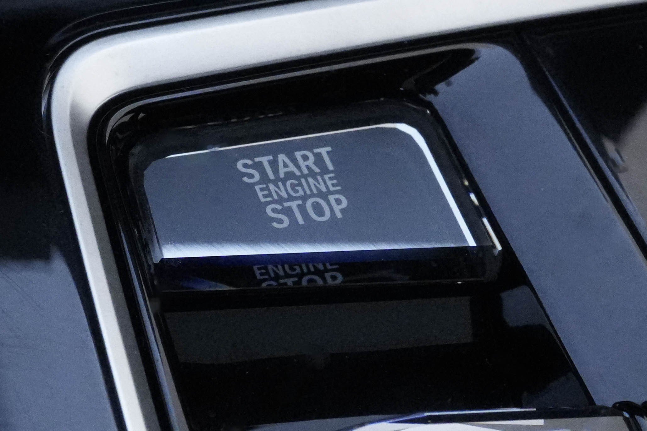 Certified 2024 BMW 740i RWD image 25