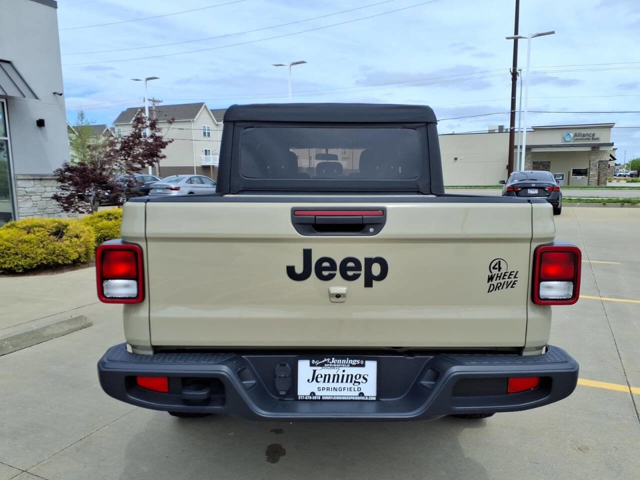 Used 2022 Jeep Gladiator Sport AWD/4WD image 23