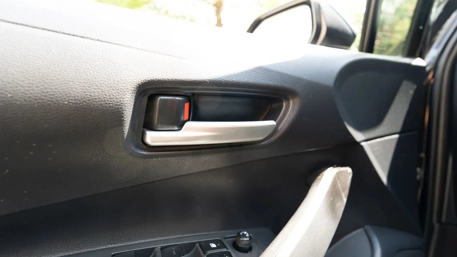 Used 2021 Toyota Corolla LE FWD image 29