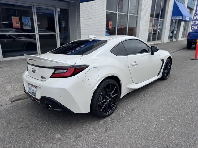 Used 2024 Toyota GR86 Premium image 9