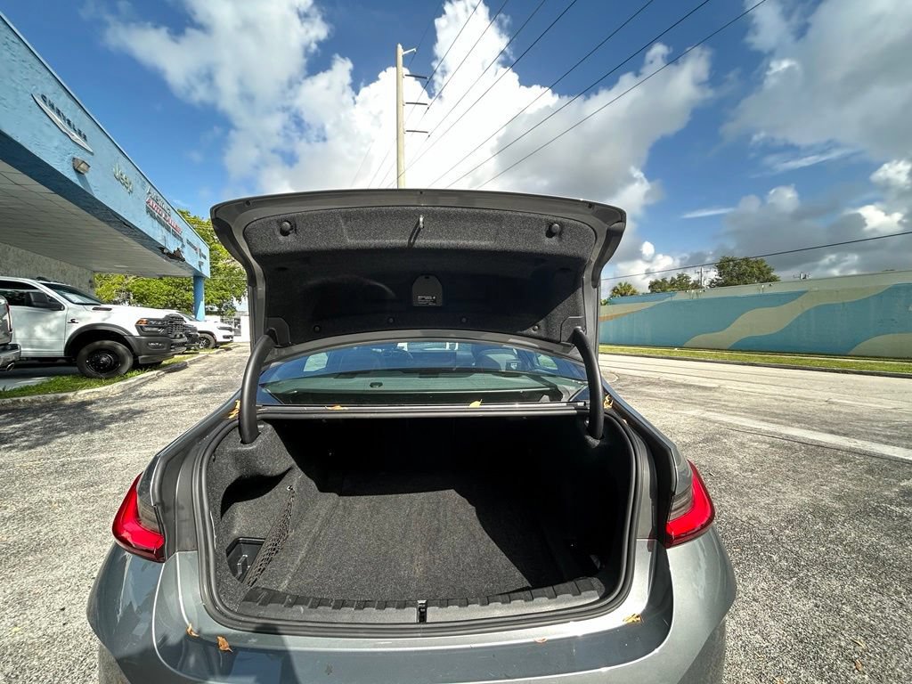 Used 2025 BMW 330i Sedan RWD image 38