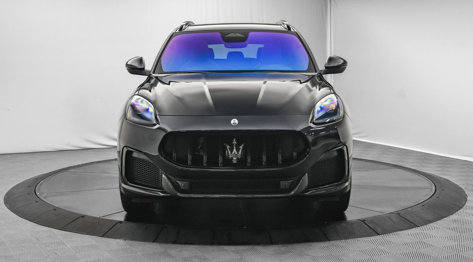 Used 2025 Maserati Grecale Modena AWD/4WD image 2