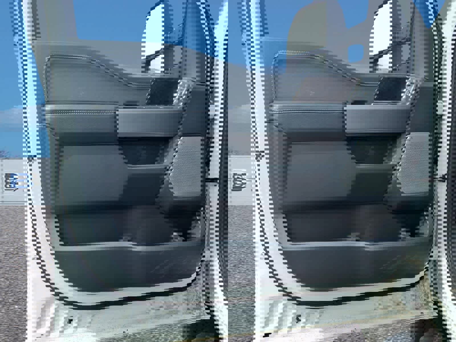 Used 2024 Ford F250 Lariat w/ Sport Appearance Package AWD/4WD image 11