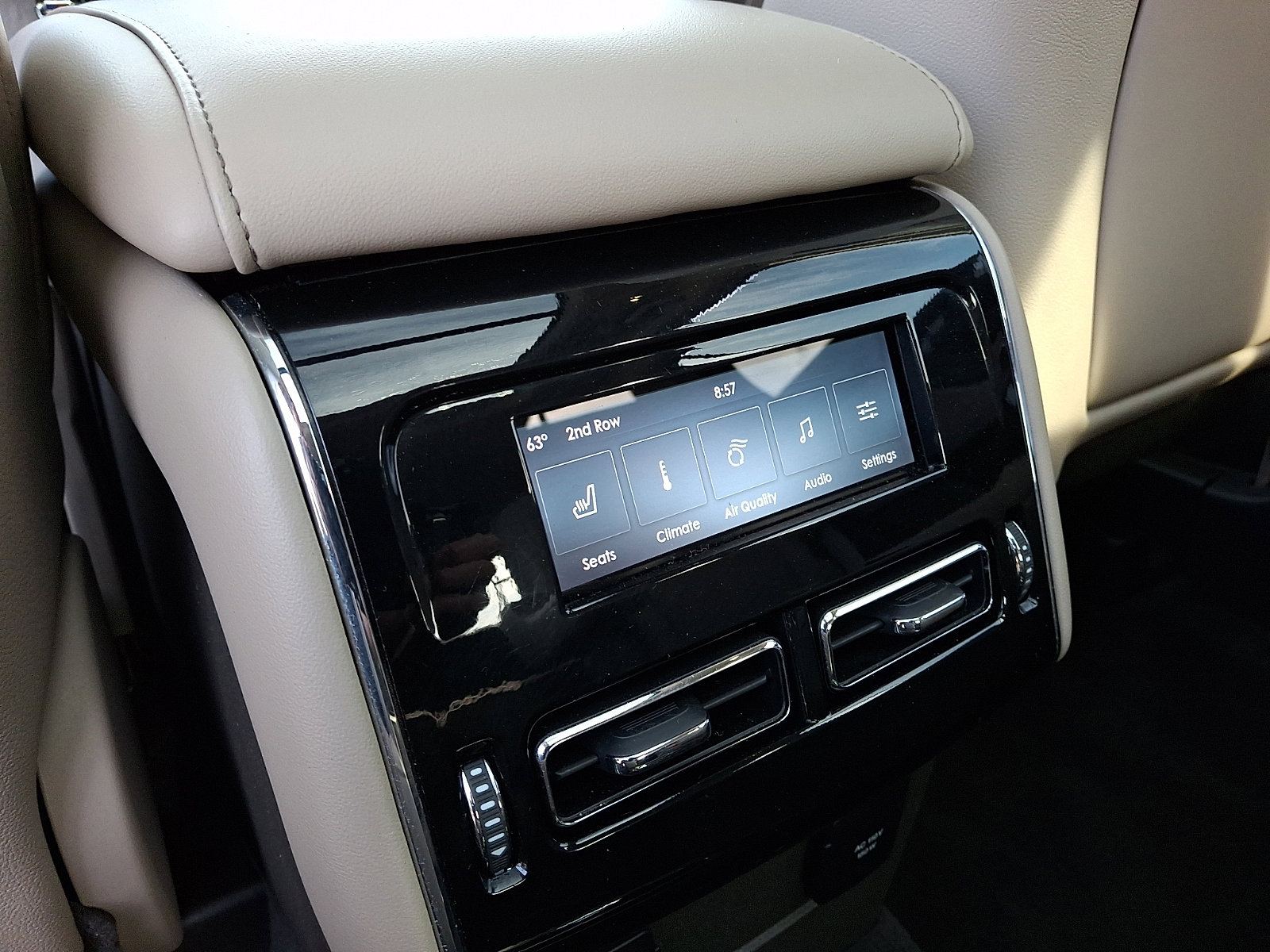 Certified 2023 Lincoln Aviator Reserve w/ Equipment Group 201A AWD/4WD image 11