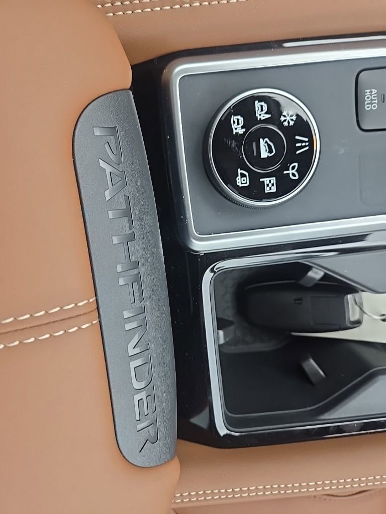 New 2026 Nissan Pathfinder Platinum image 19