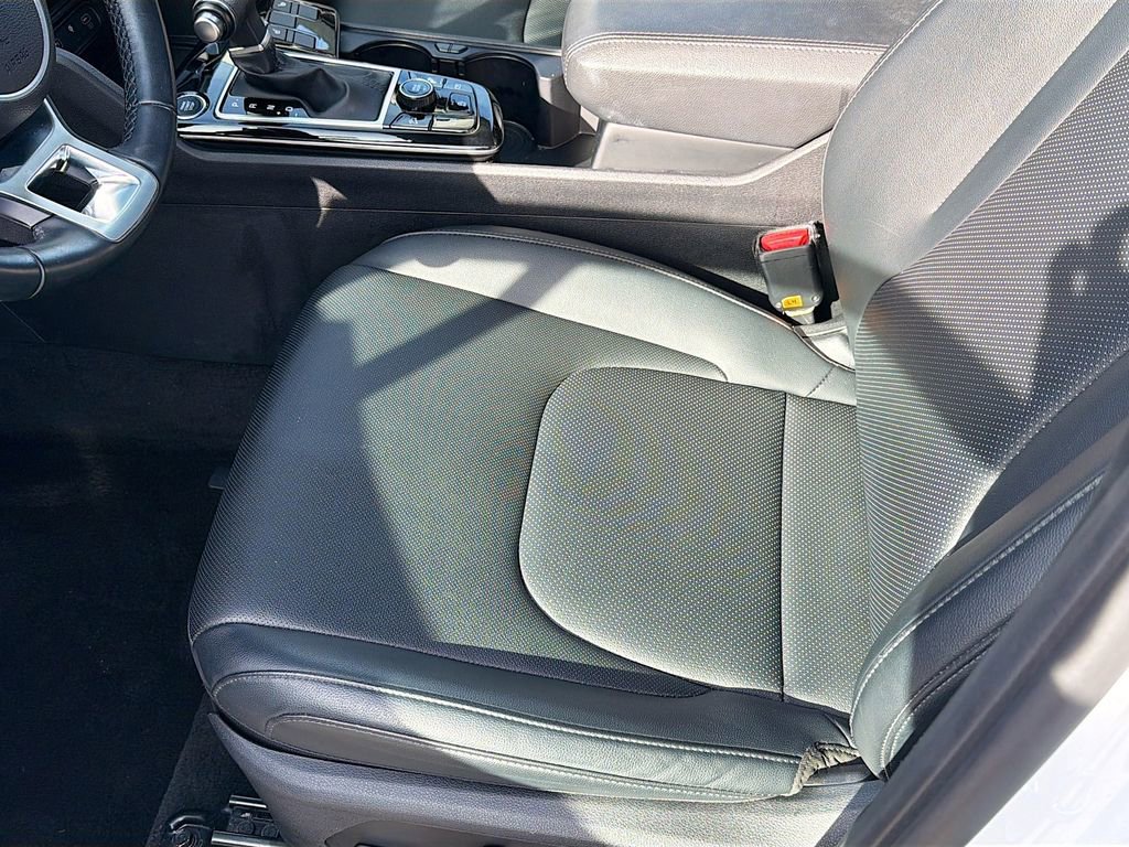 Used 2023 Kia Sportage EX image 19