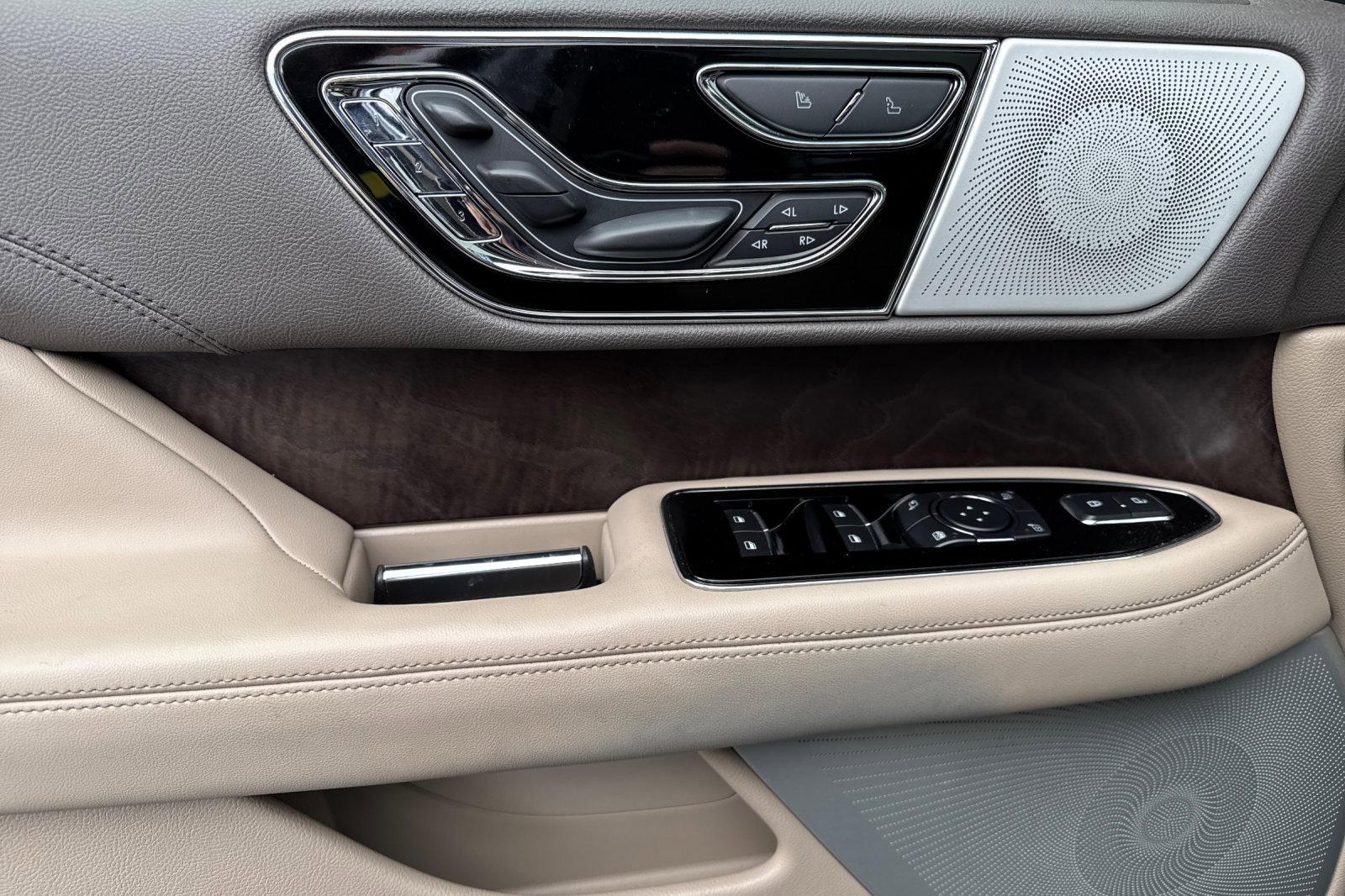 Certified 2023 Lincoln Navigator Reserve image 11