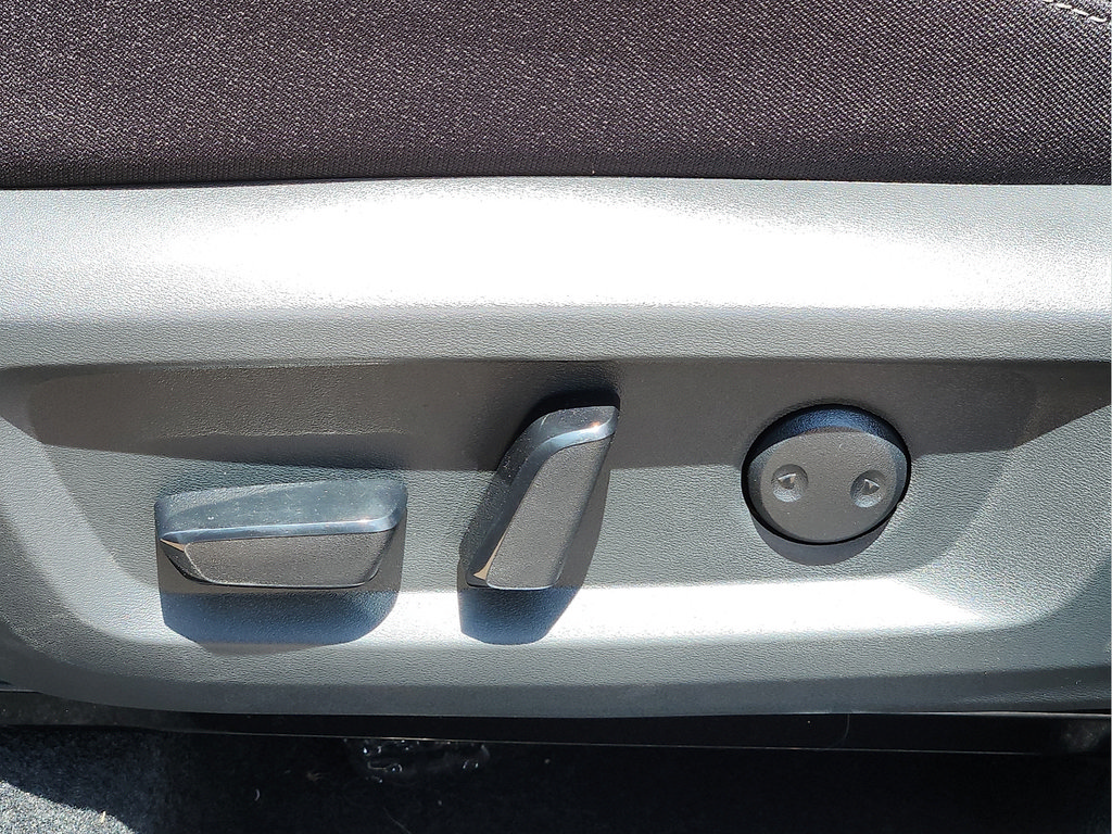 Used 2026 Nissan Rogue SV FWD image 13