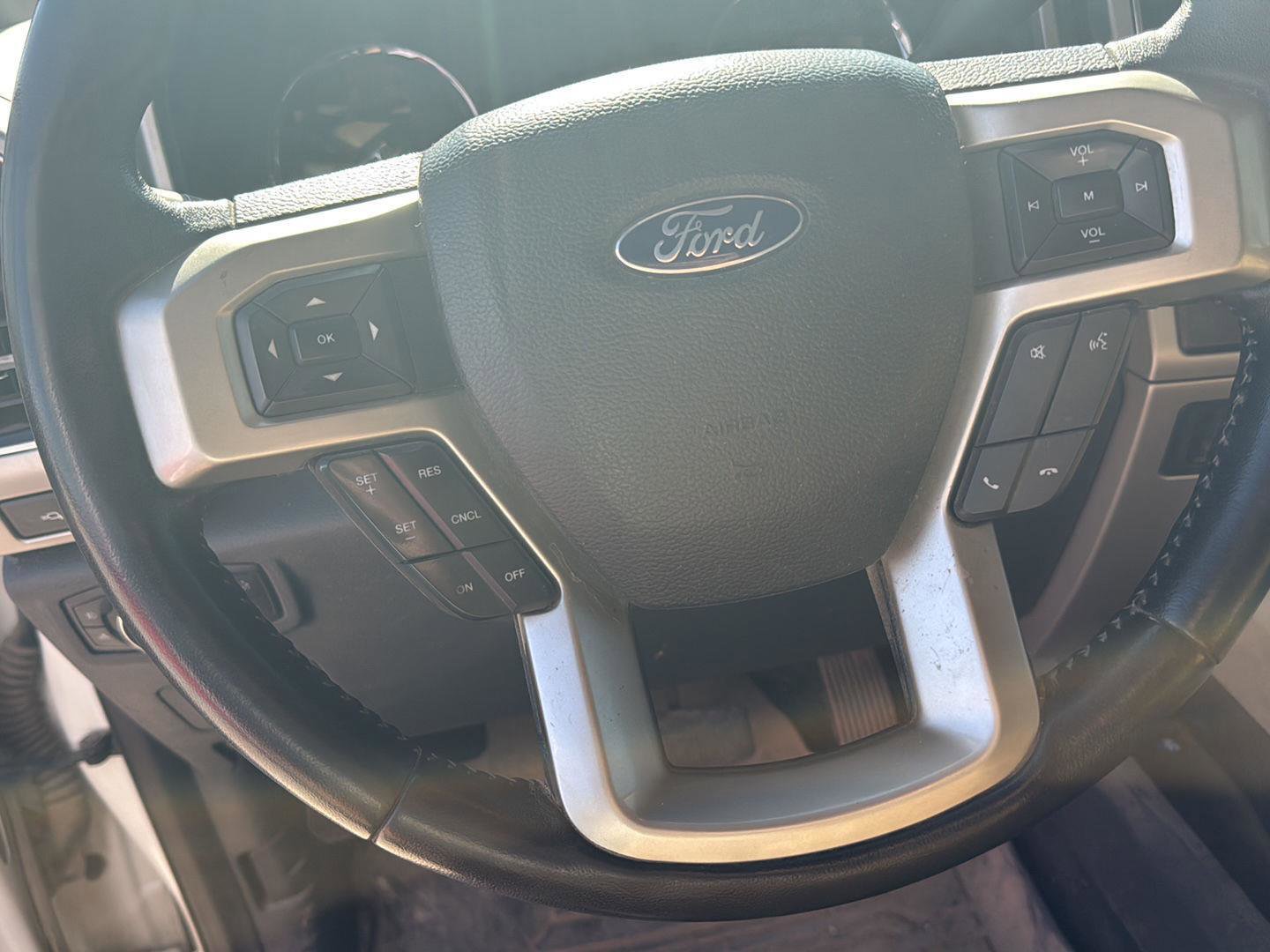 Used 2022 Ford F350 Lariat w/ Lariat Value Package AWD/4WD image 16