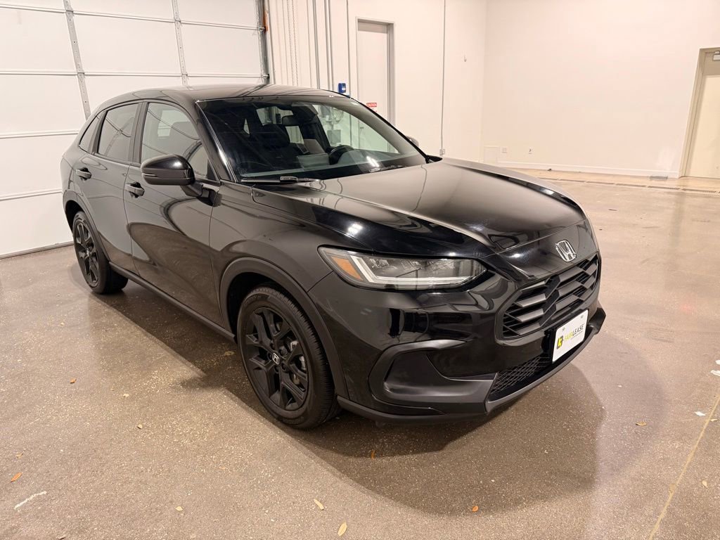 Used 2025 Honda HR-V Sport image 3