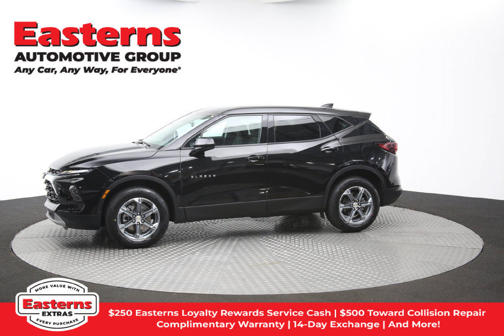 Used 2025 Chevrolet Blazer LT FWD image 61
