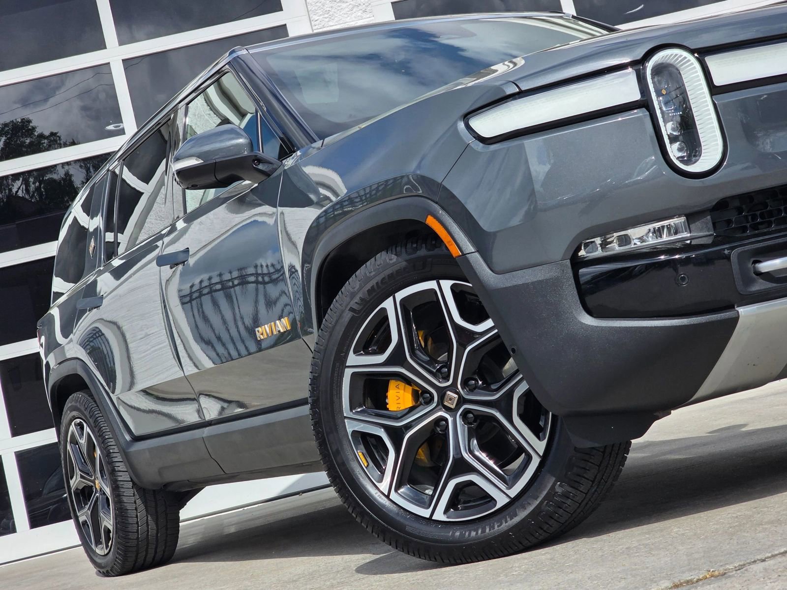 Used 2022 Rivian R1S Launch Edition image 11