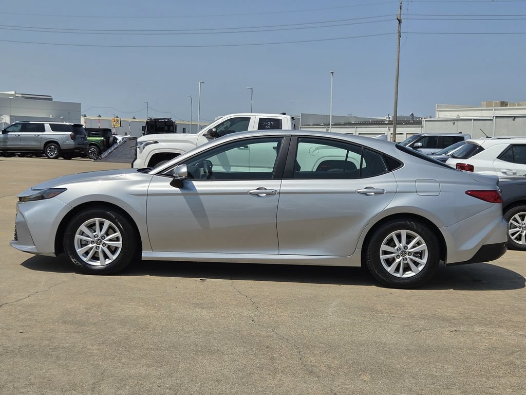 Used 2025 Toyota Camry LE FWD image 6