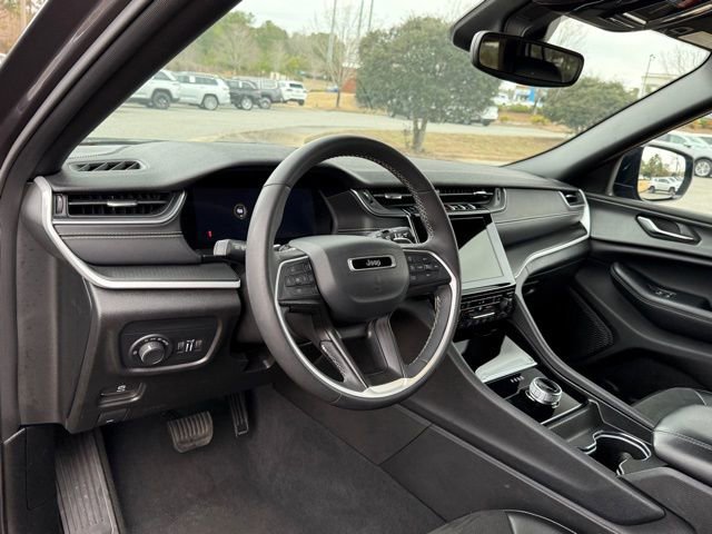 Certified 2024 Jeep Grand Cherokee L Laredo image 16