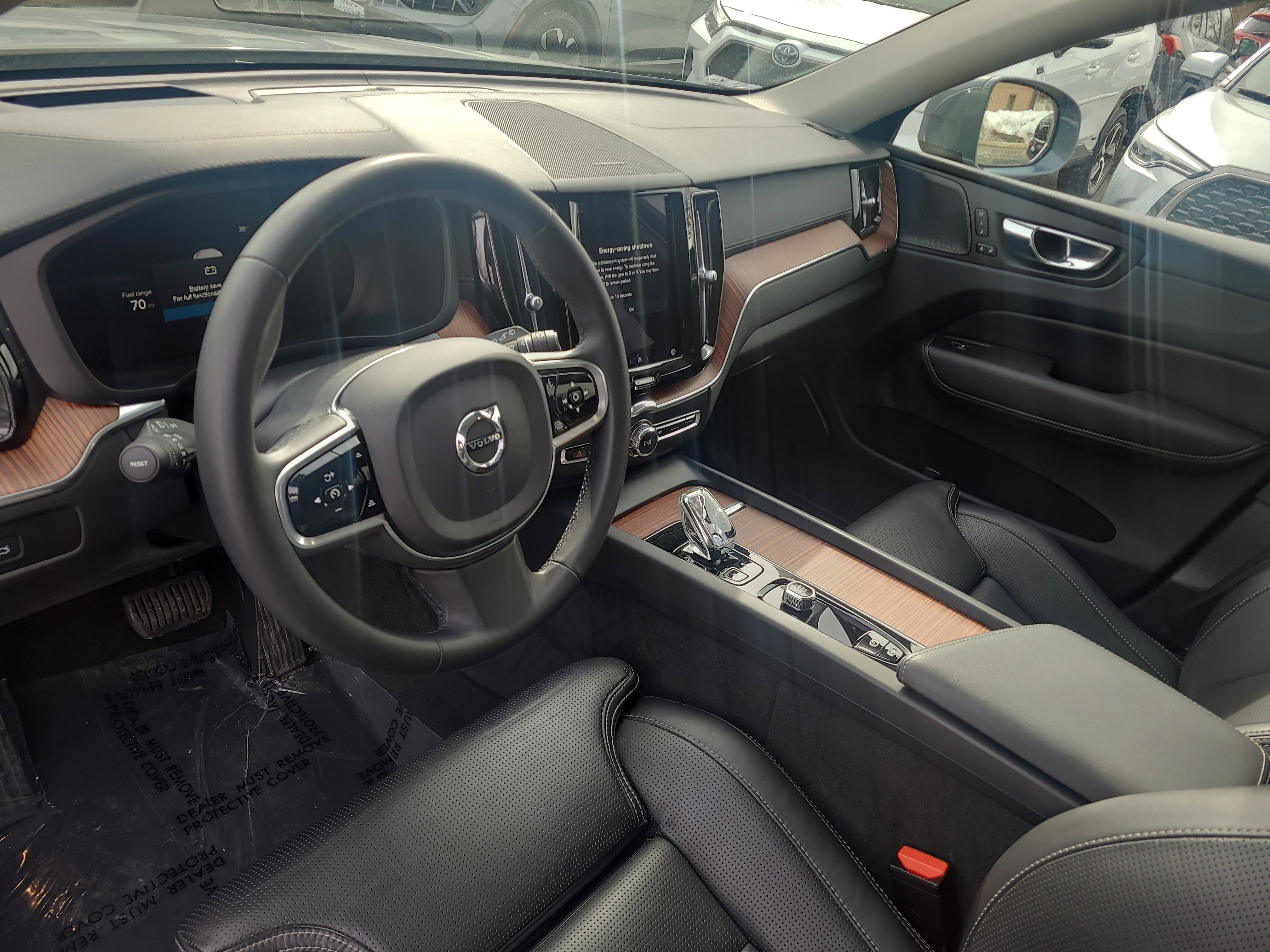 Used 2023 Volvo XC60 B5 Ultimate image 16