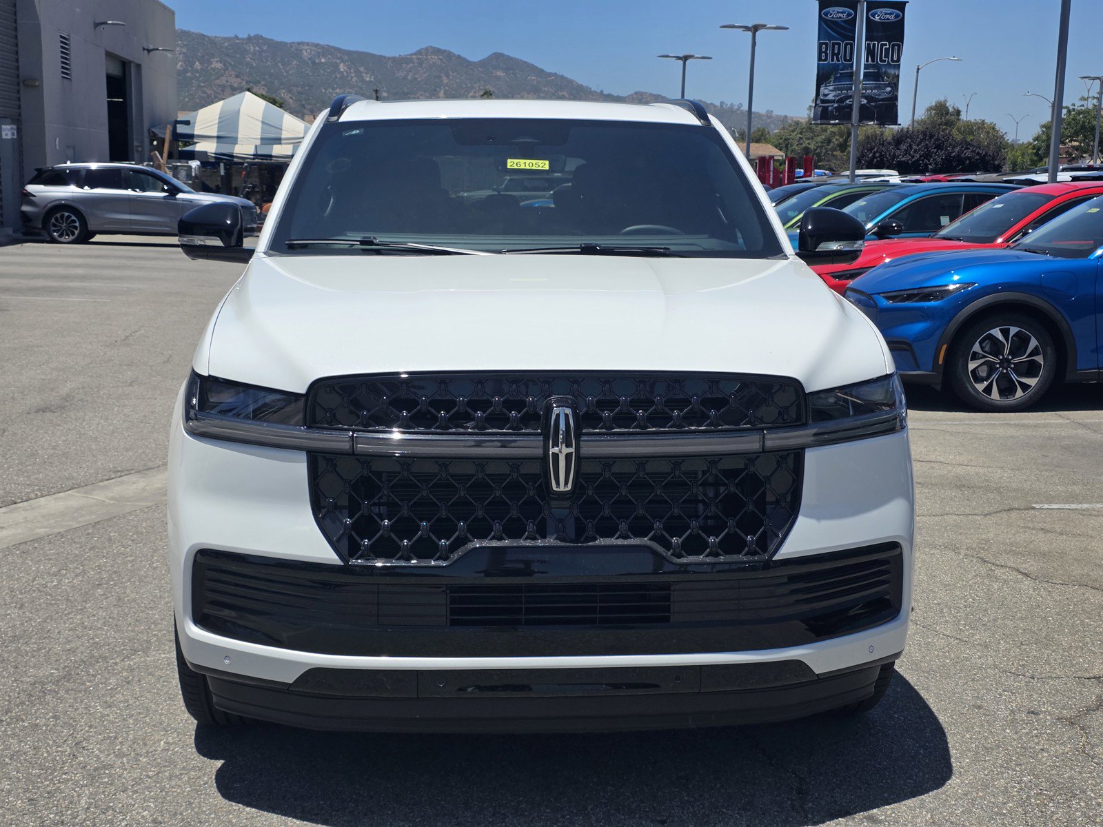 New 2027 Lincoln Navigator L Reserve w/ Jet Appearance Package AWD/4WD image 2