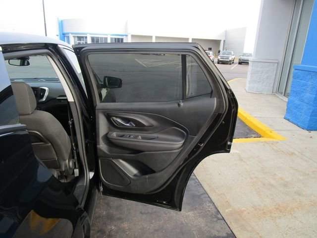 Used 2023 GMC Terrain SLE w/ LPO, Floor Liner Package image 22