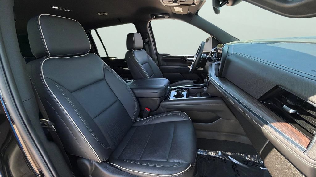 Certified 2025 Chevrolet Suburban Premier RWD image 35