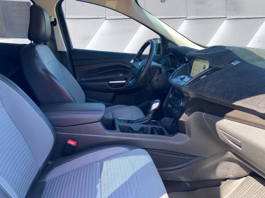 Used 2019 Ford Escape SE image 12