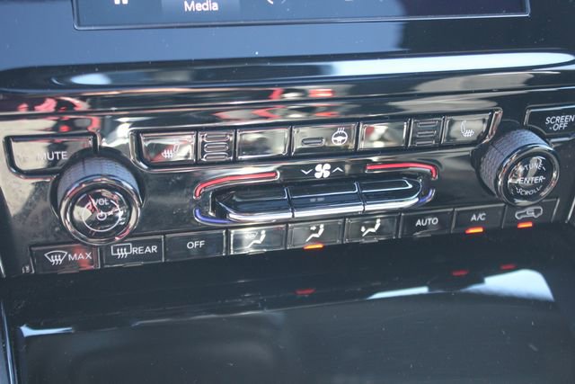 Used 2023 Jeep Grand Cherokee Altitude image 9