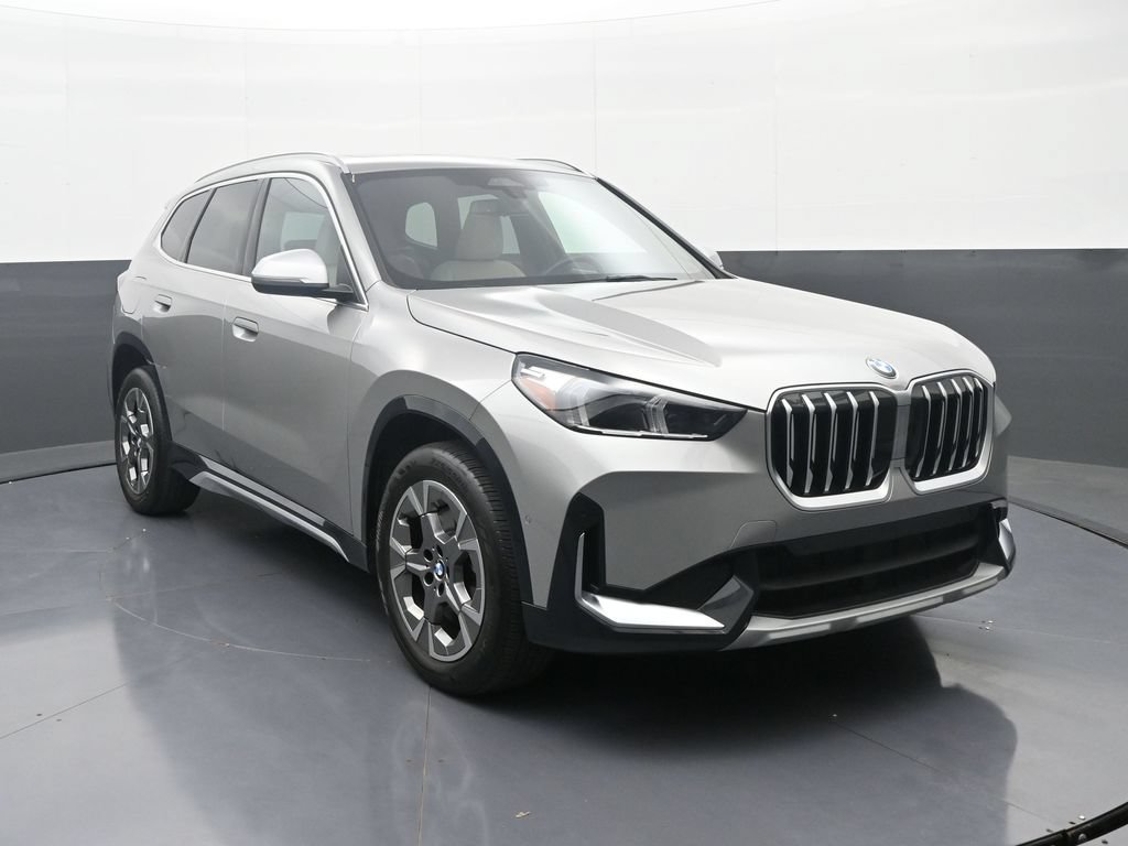 Used 2024 BMW X1 xDrive28i w/ Convenience Package AWD/4WD image 3