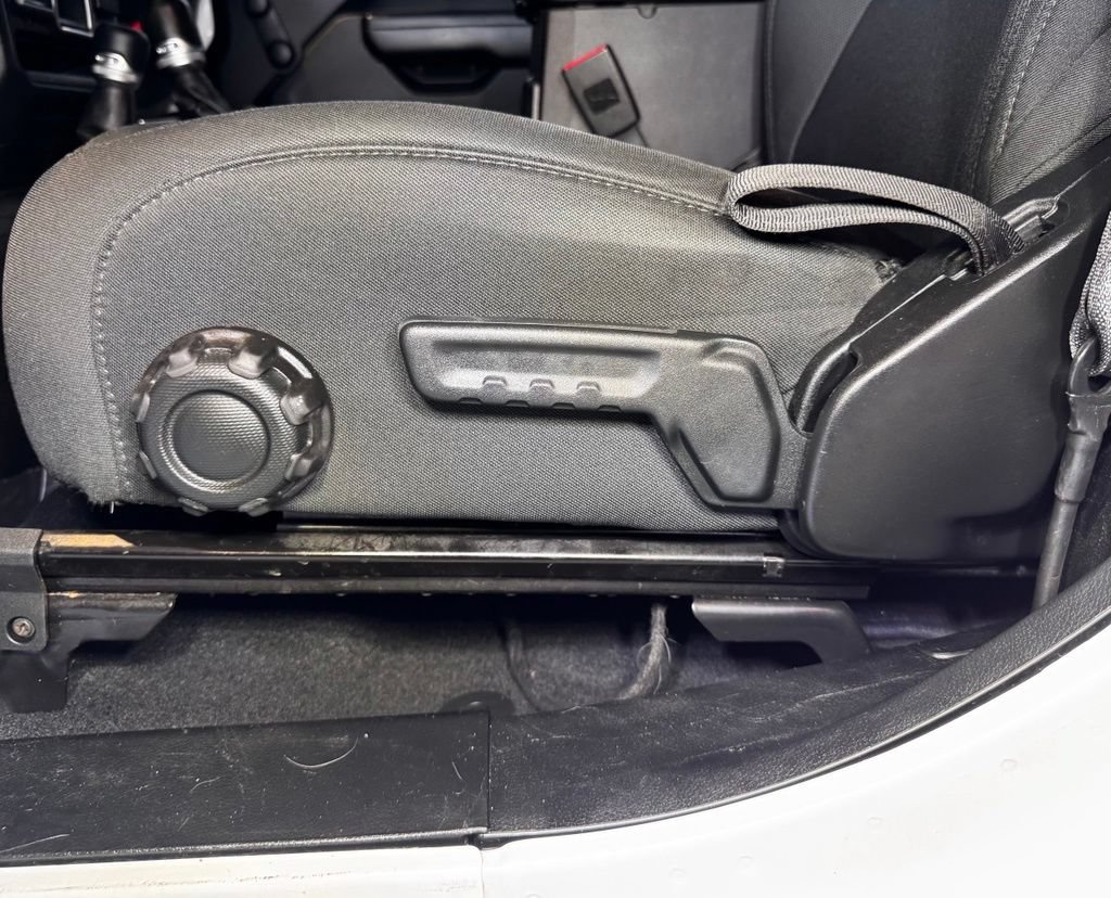 Used 2018 Jeep Wrangler Sport AWD/4WD image 22