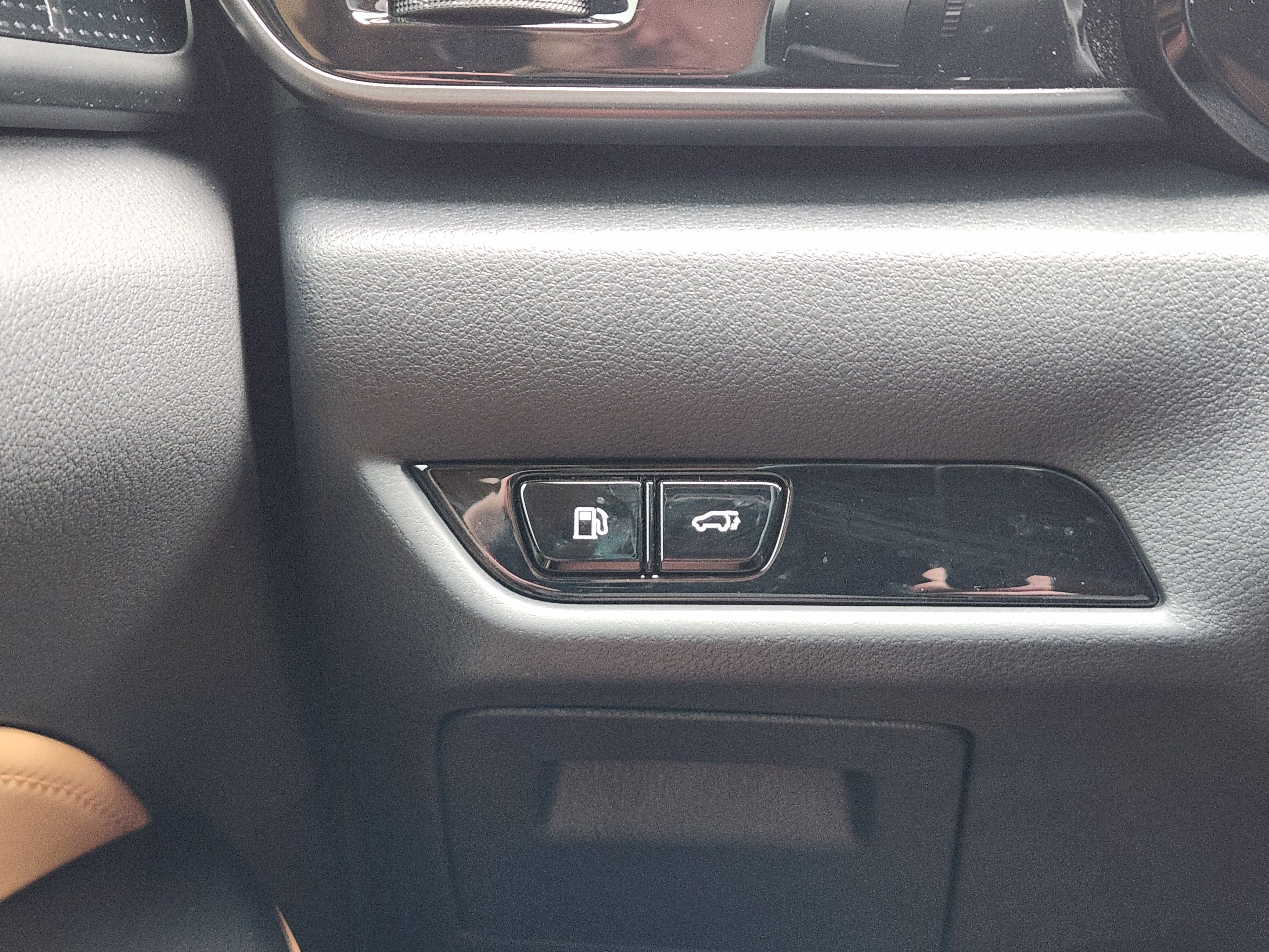 Used 2025 Lexus NX 250 FWD w/ Accessory Package (2T) image 28