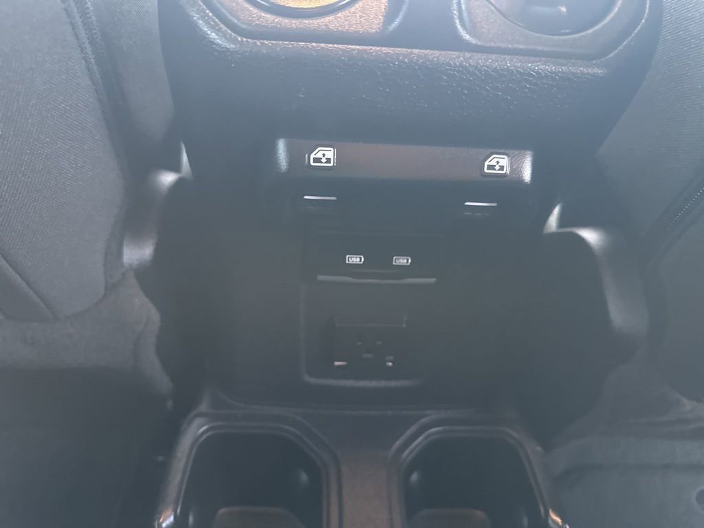 Used 2023 Jeep Wrangler Sahara image 14