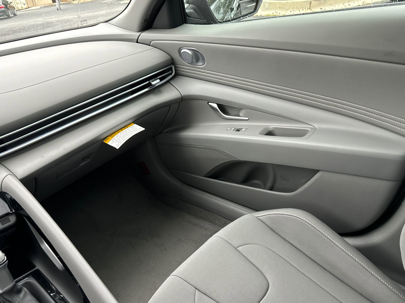 Certified 2025 Hyundai Elantra SEL w/ Cargo Package image 22