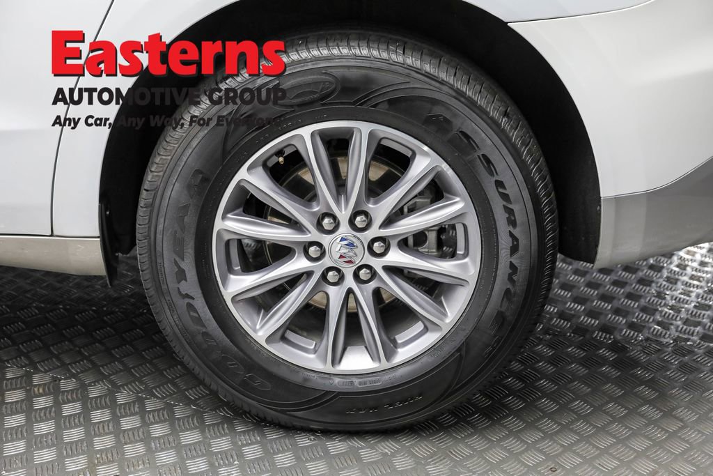 Used 2024 Buick Enclave Premium image 8