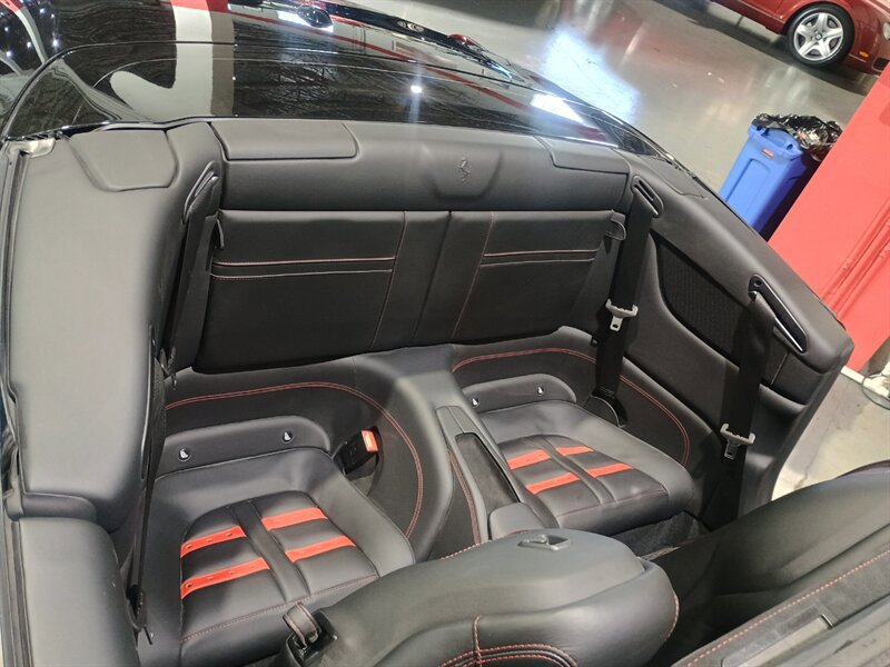 Used 2018 Ferrari California T RWD image 28