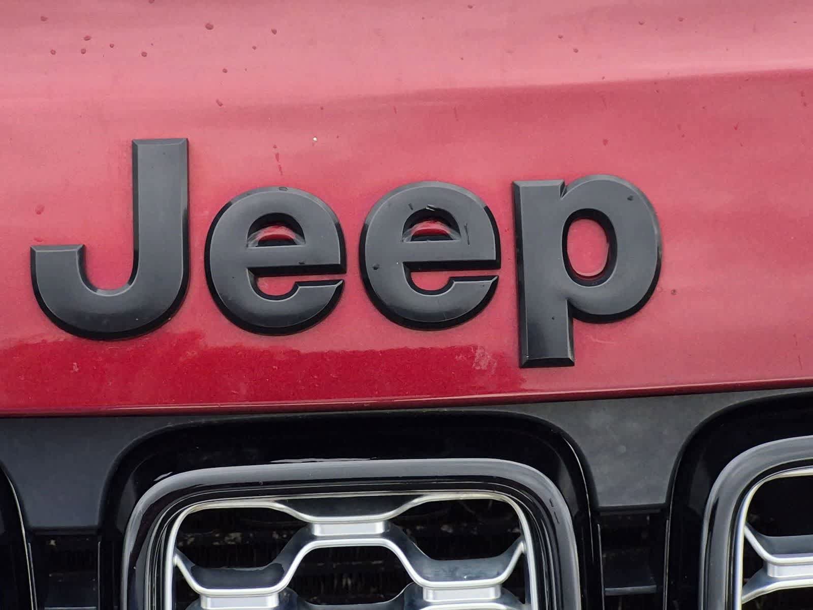 Certified 2019 Jeep Grand Cherokee Altitude AWD/4WD image 12