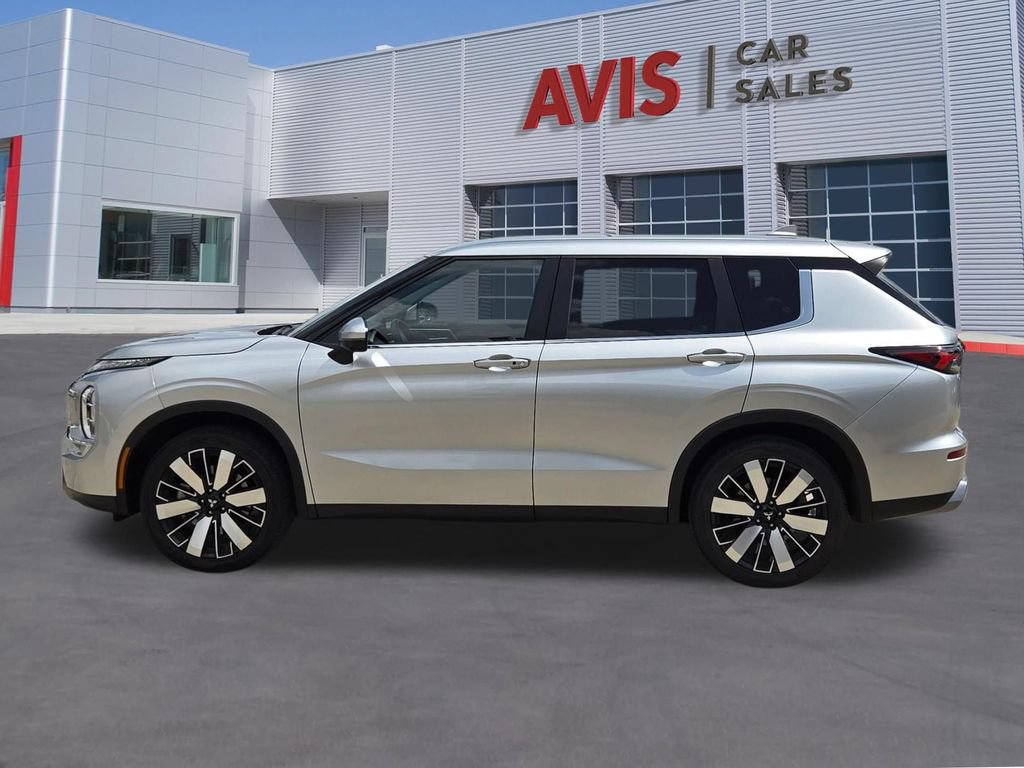 Used 2025 Mitsubishi Outlander SE AWD/4WD image 10