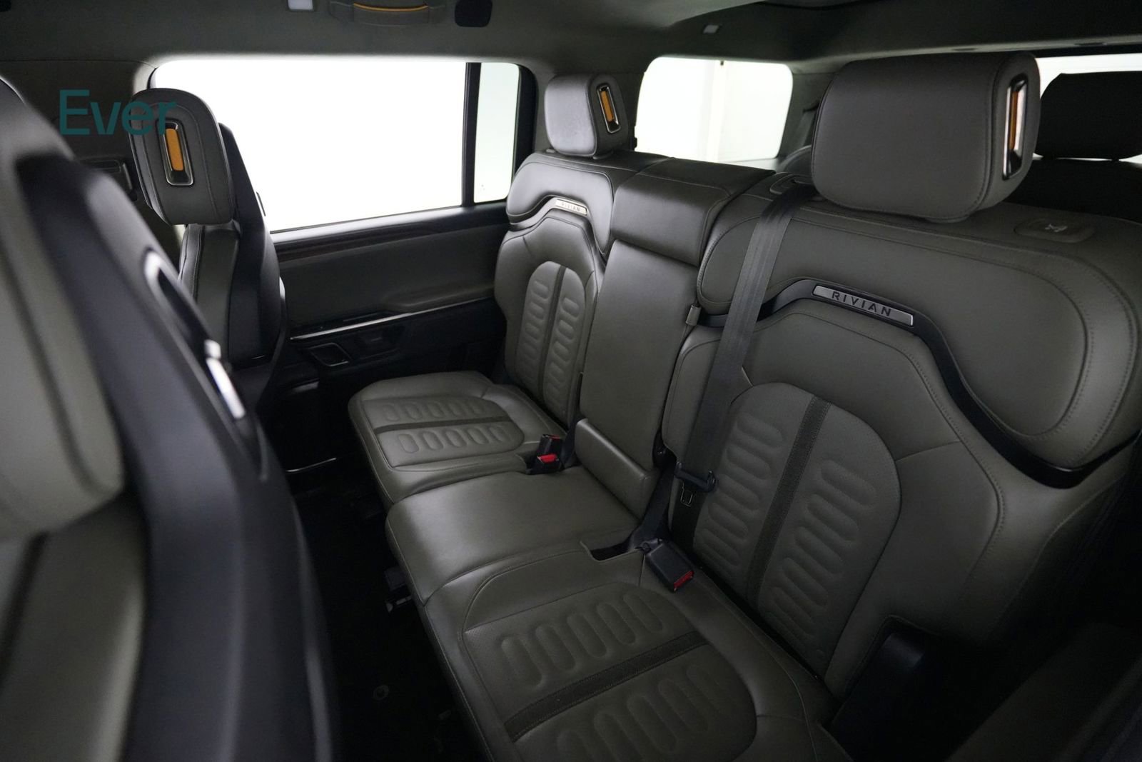 Used 2024 Rivian R1S Adventure AWD/4WD image 24