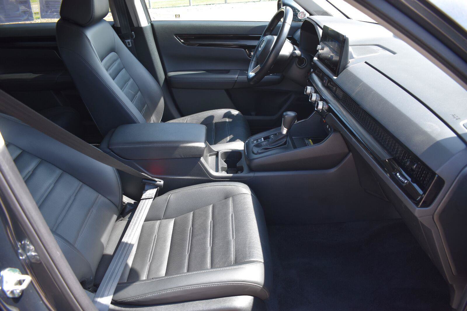 Used 2025 Honda CR-V EX-L image 13