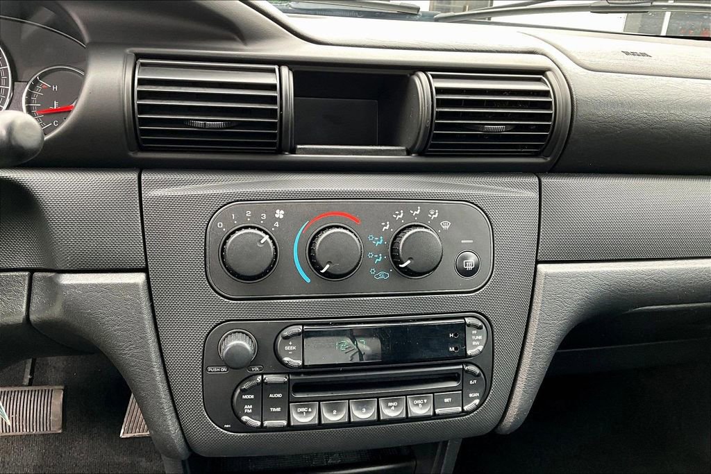 Used 2006 Chrysler Sebring Sedan FWD image 14