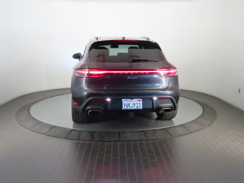 Certified 2025 Porsche Macan AWD/4WD image 6