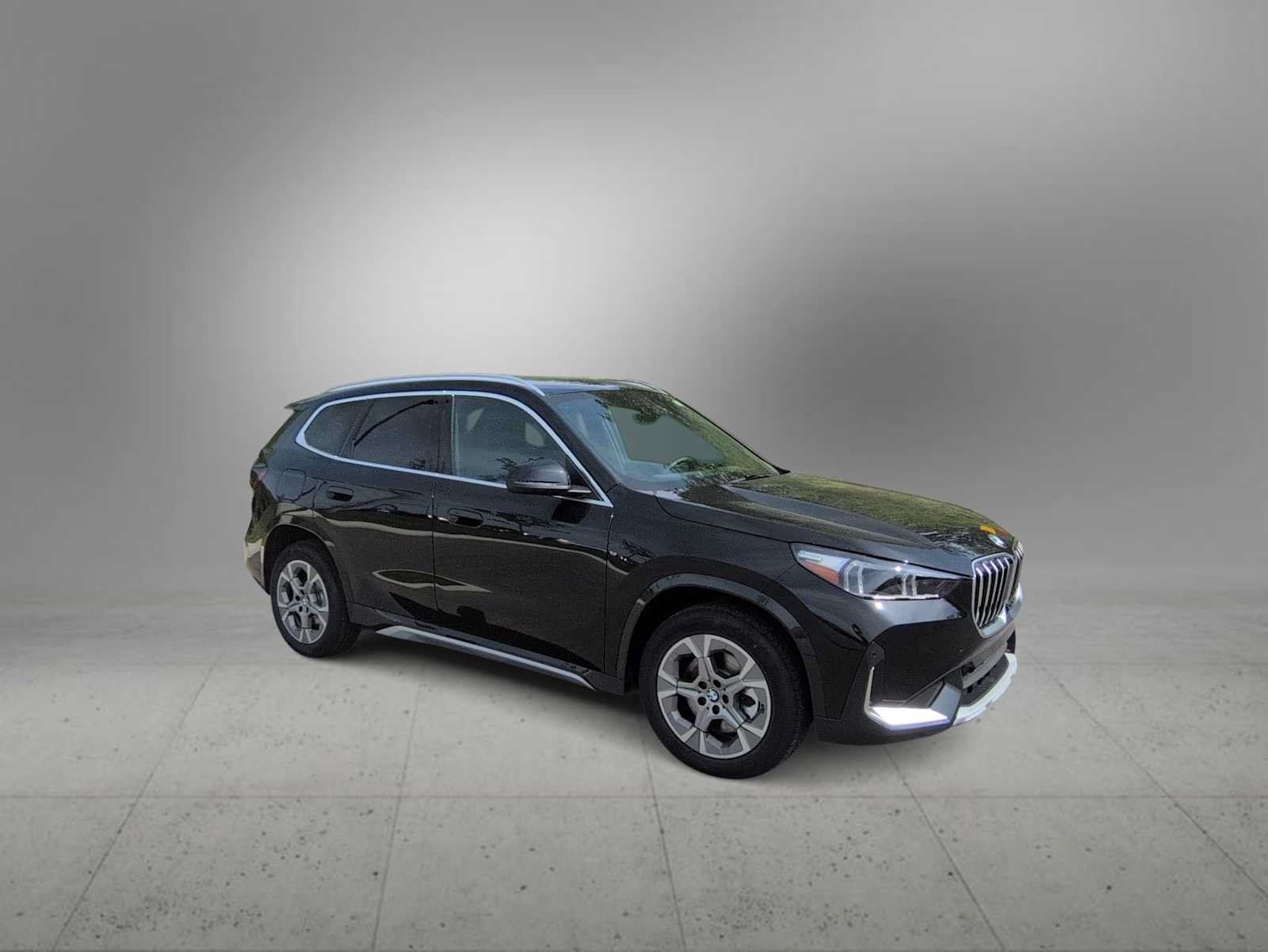 New 2026 BMW X1 xDrive28i AWD/4WD image 2